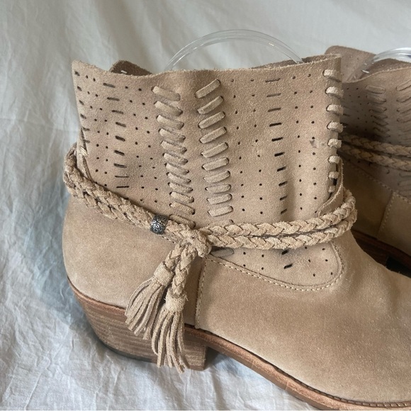 Dolce Vita Tan Kade Bootie Ankle Boots - Picture 4 of 7